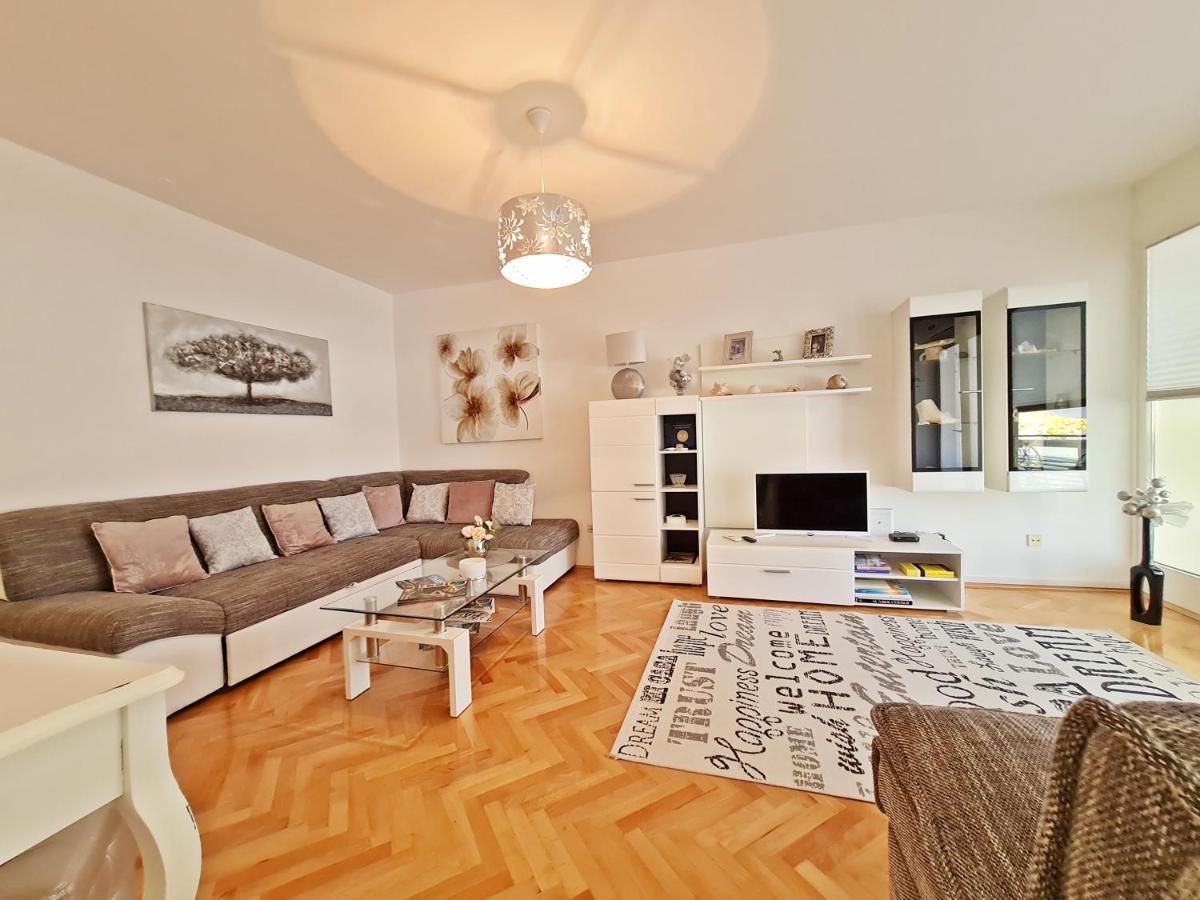 Beach Apartment Ivana Omiš Εξωτερικό φωτογραφία