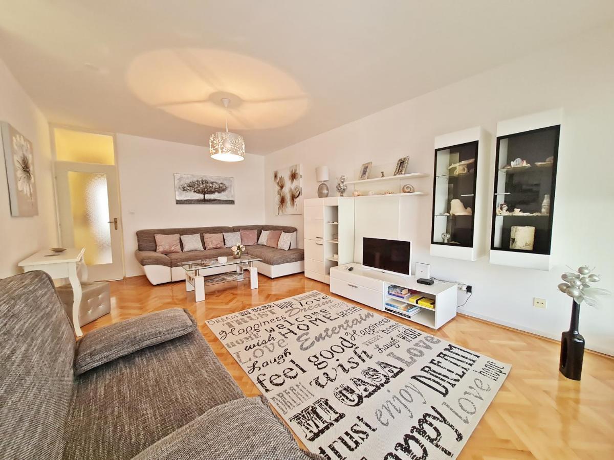 Beach Apartment Ivana Omiš Εξωτερικό φωτογραφία