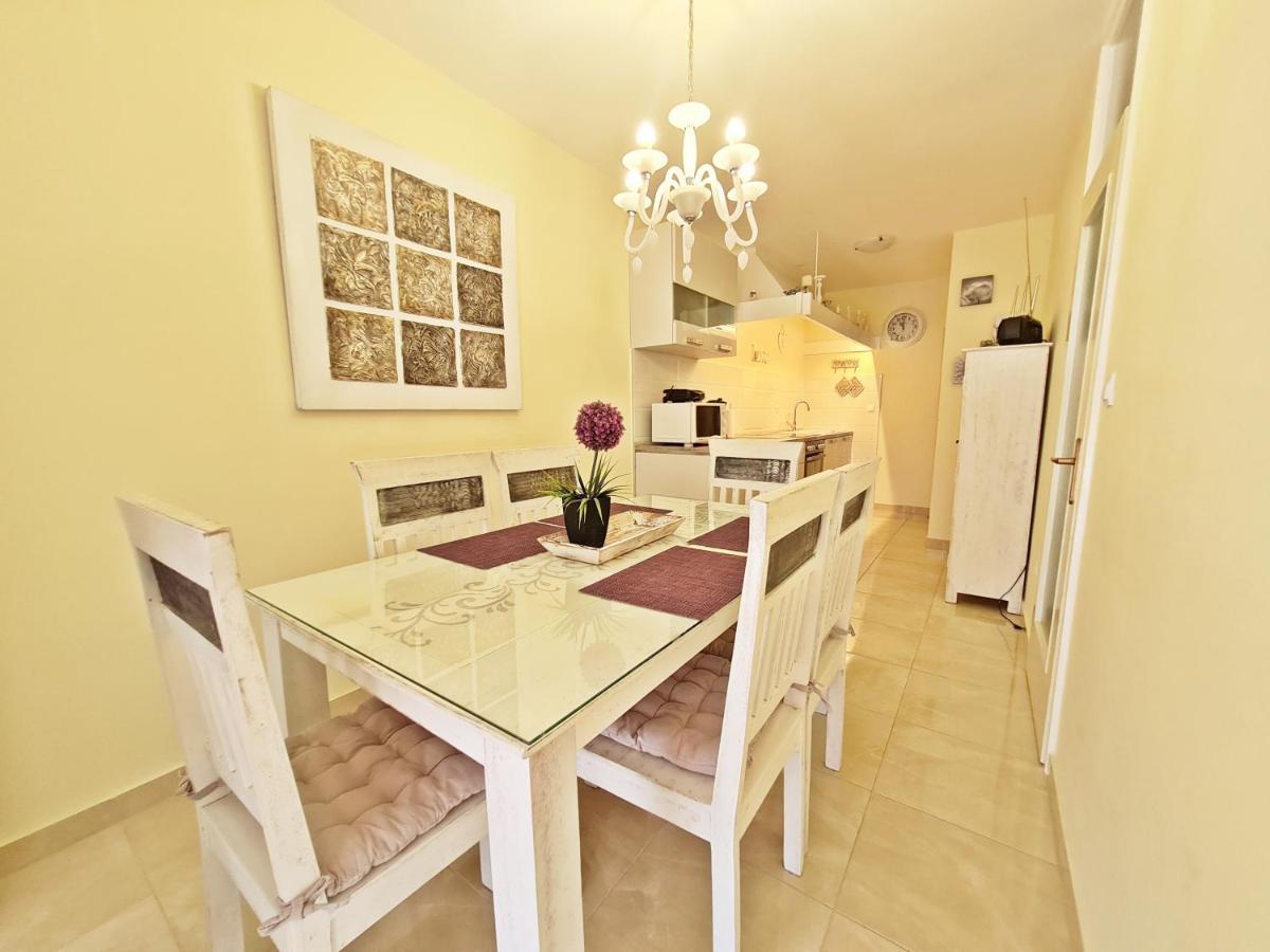 Beach Apartment Ivana Omiš Εξωτερικό φωτογραφία